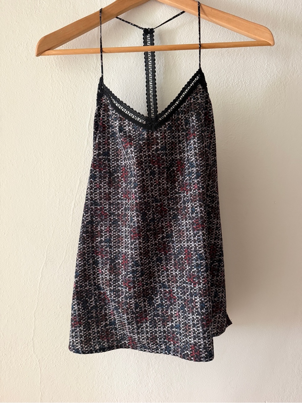 Women's Black Floral Lace-Trim Camisole Tank Top With Spaghetti Straps